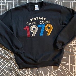 Black Gildan Sweatshirt Size S Capricorn